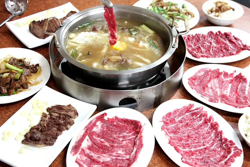 【台南仁德區-美食】芯芯要去【輝哥本土牛肉爐】~ 選用特殊部位溫體牛肉!提供市場最低價高CP值牛肉爐好店