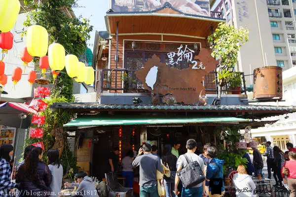 【台南。中西區】孔廟魅力商圈。府中街。銅板美食。2元黑輪。文創。藝術。咖啡。台南必遊景點