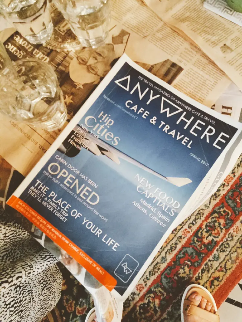 Anywhere cafe & Travel 。捷運行天宮＿不限時、無服務費、有旅遊雜誌的意境咖啡廳。如果你是深沈、愛旅行的人，一定會喜歡這裡。