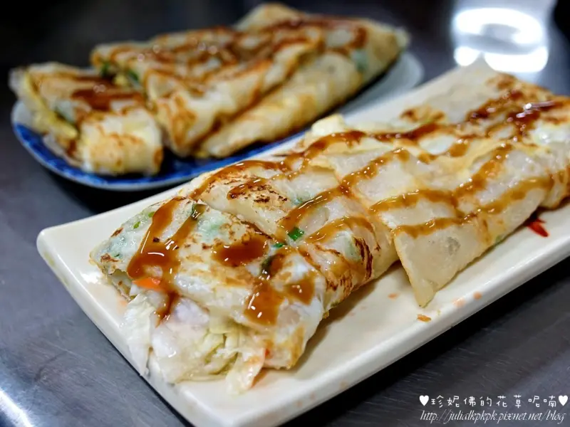 【高雄-左營區】傳統粉漿製作的蛋餅「阿博豆漿店」中式早餐/宵夜/深夜食堂