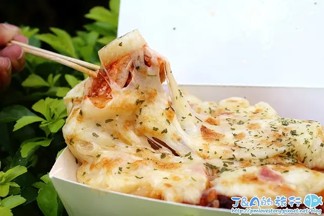 【台北】懶人披薩雞排 大安店--厚切雞排脆又紮實,夏威夷披薩雞排酸甜又牽絲！