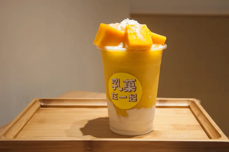 [食記]乳菓在一起夏季限定金芒搖滾新鮮果昔+四川麵王 南門市場買粽記