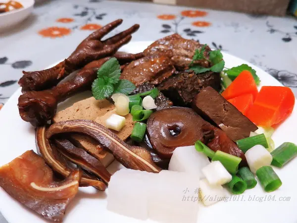 毛彥人秘釀甕滷味              