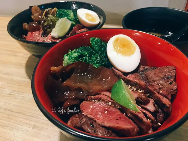 捷運市府美食｜初牛゛CP高的平價牛排丼飯推薦