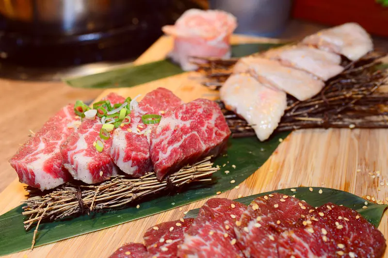 【美食】台北。大安區《韓老大》東區韓風新選擇！韓式燒肉 x 海鮮九層塔 x 韓國料理 