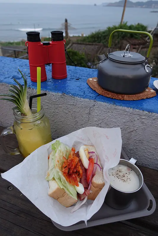 (胖樺食記)金山面海推薦咖啡廳”Quiet B. Days靠北過日子”/沙珠灣賞夕陽/泡菜培根三明治超正點