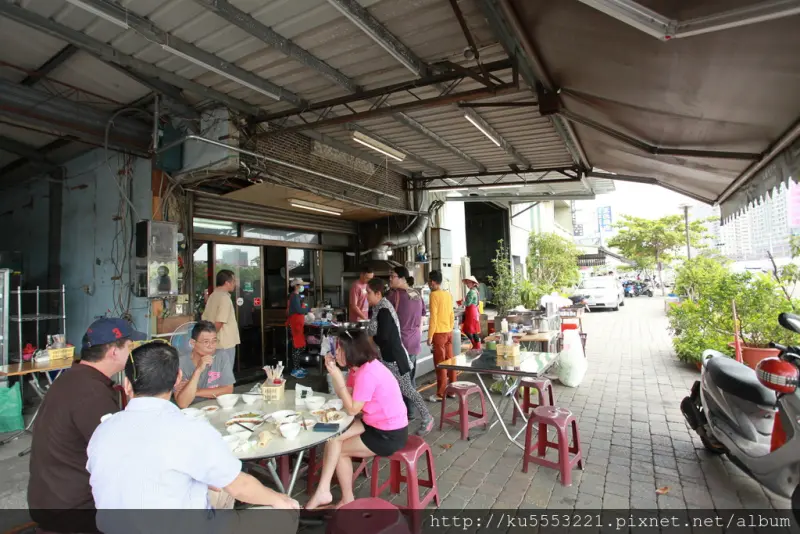 吃。台南｜安平・牛肉湯・早午餐「助牛肉湯」。