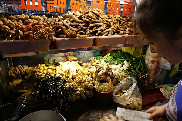 【辣妹子滷味】辣老闆娘的辣冷滷味