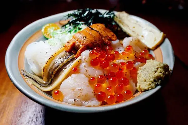 《新莊美食》三條食堂-麻糬尬豬肉的意外滋味，玉子燒，茶碗蒸也很誘人♥♥♥(內有菜單)