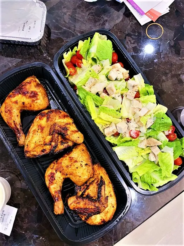 [台北美式]內湖區港墘站「Pizza CreAfe 客意直火比薩.烤雞」內湖高水準豪邁大塊烤雞/內湖肉控好選擇/海鮮溫沙拉也新鮮美味/附菜單