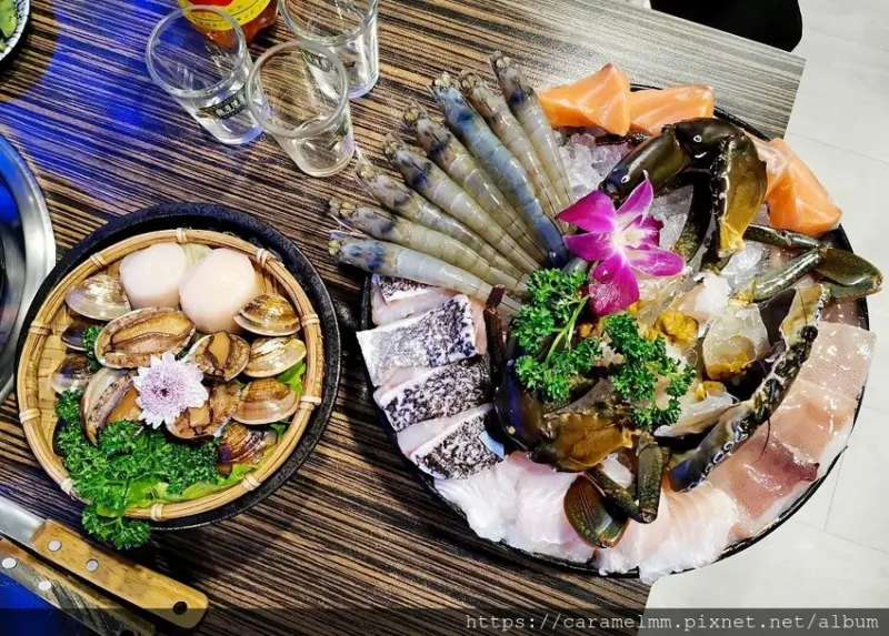 【台北松山】十二籃粥火鍋 敦北店 十二籃火鍋 粥火鍋 海鮮火鍋 螃蟹火鍋 天然食材 新鮮漁獲 健康養身 近台北西華飯店