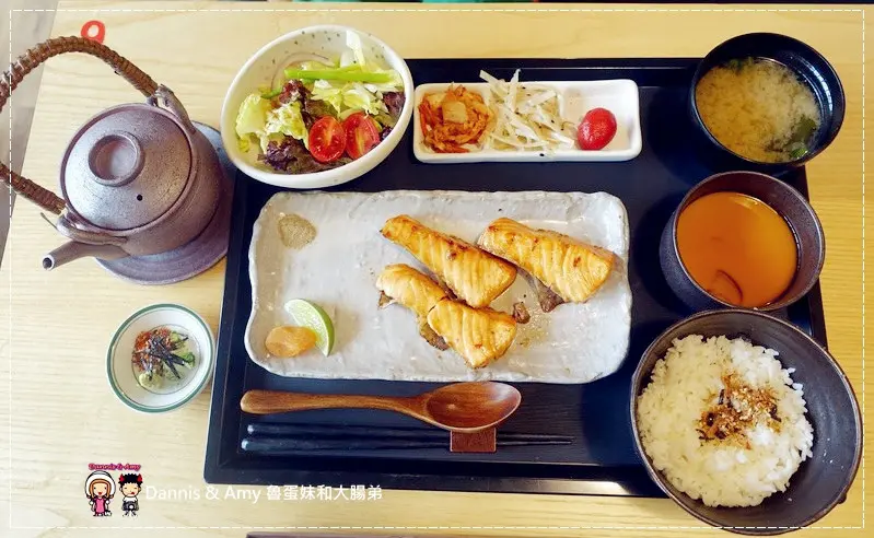 《新竹公園路日本料理》Toro將丼定食堂 餐券自動販賣機點餐自己來 日式定食推薦︱新開幕菜單分享。免服務費~新竹假日花市附近（附影片）