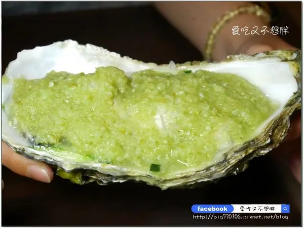 【新北市/美食】比臉大生蠔吃起來完全不膩！麻油麵線加海鮮一大盤只要80元！鱻海鮮燒物-蘆洲店((拍照打卡送烤生蠔))