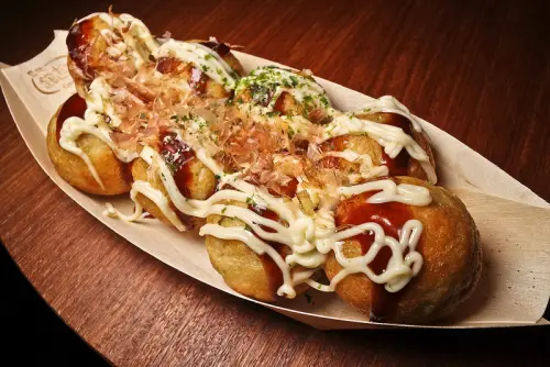 台北 忠孝敦化 角HIGH專門店 銀角酒場 ,吃章魚燒喝杯角High