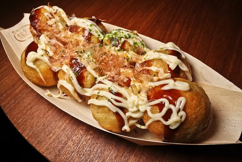 台北 忠孝敦化 角HIGH專門店 銀角酒場 ,吃章魚燒喝杯角High