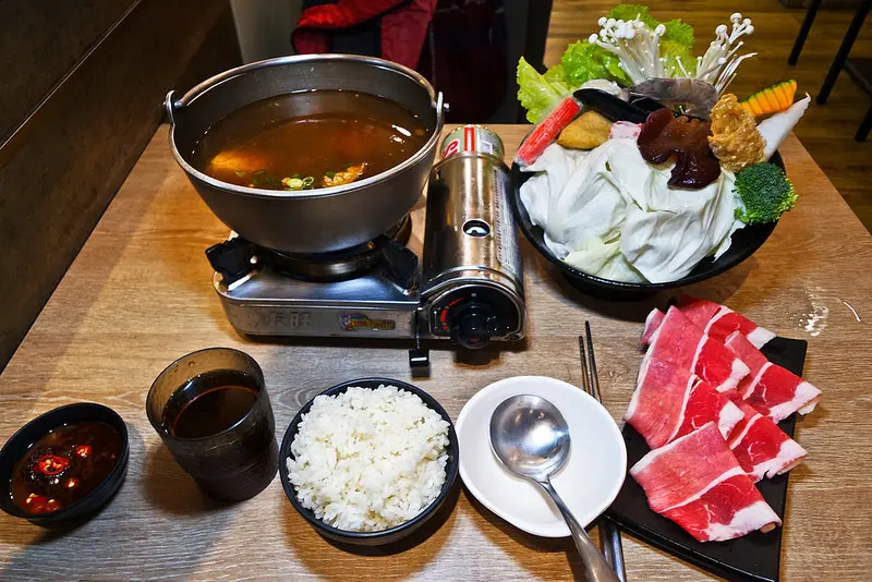 得記港式麻辣,六張犁站火鍋, 二訪, 還是喜歡港式極品東風鍋的湯頭