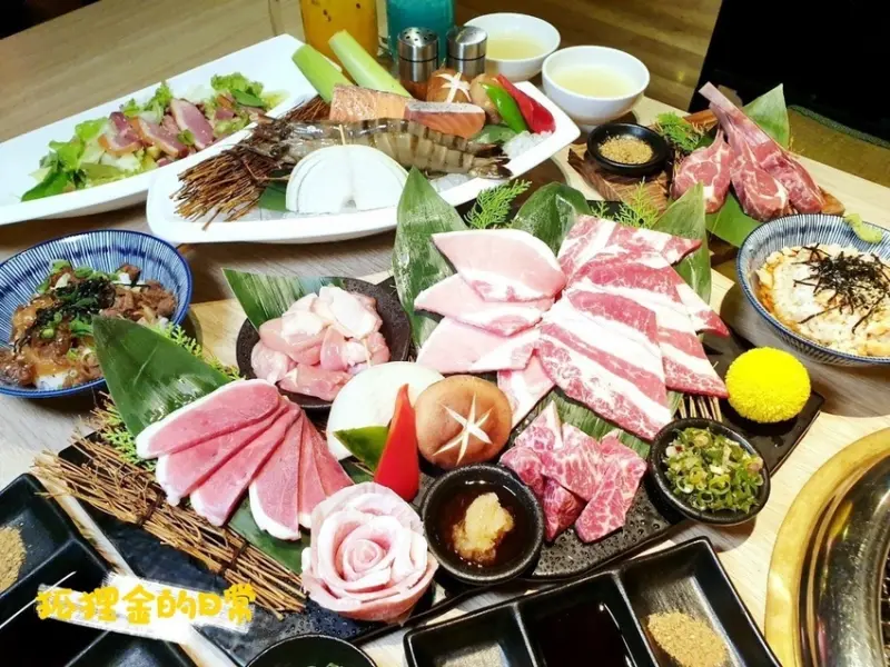 台中燒肉 │ 一頭牛 日式燒肉‧清酒 公益店 濃濃日式風味燒肉店 專人桌邊剝蝦好幸福 台中日式燒肉推薦