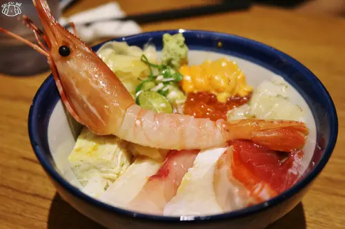 【桃園美食】坐著做ちらし寿司-中壢生魚片丼飯專賣．日式丼飯推薦