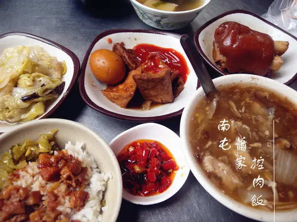 【台中南屯區。小吃】 南屯蕭家控肉飯 南屯市場裡的排隊美食 在地人激推