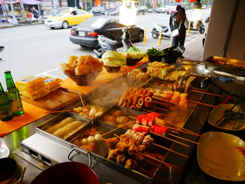 【Angelas日嚐】在北台灣屹立40年台味關東煮，士林夜市的暖心美味【高雄黑輪大王 / 士林基河店】