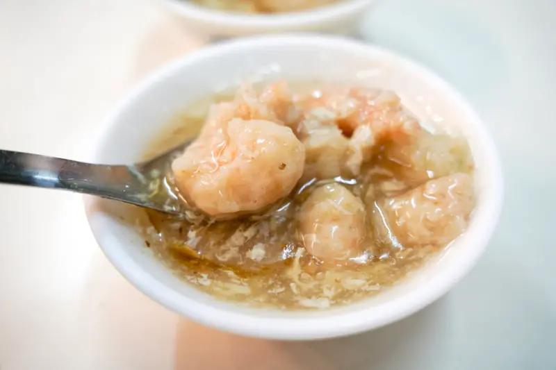 【三重美食】王記蝦仁羹．老店只賣5小時．晚來吃不到(王蝦仁焿)｜捷運美食 | 廢人老P (旅行廢人·走不遠)