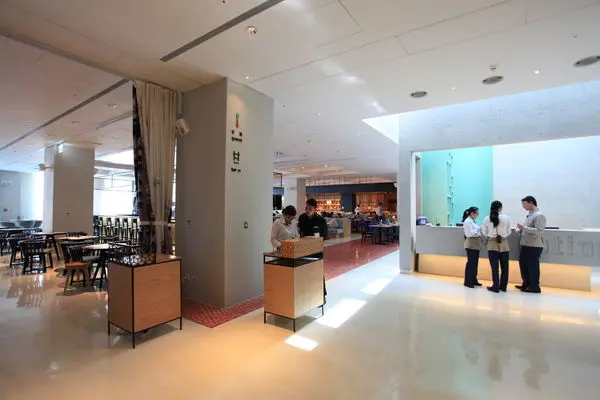 吃。台南｜東區・夢時代「老爺行館甘粹餐廳」。