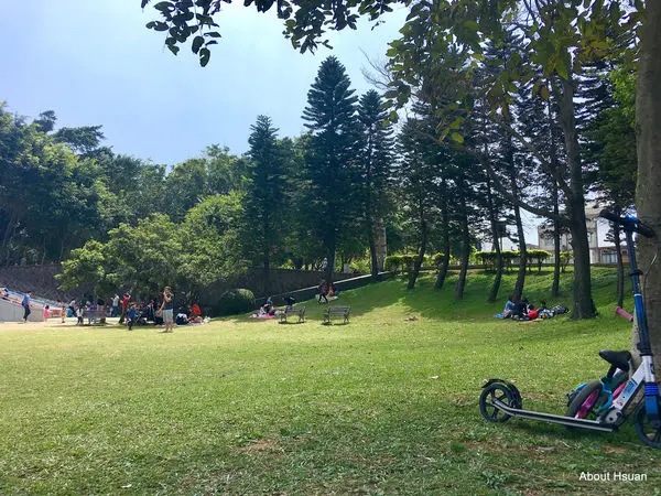 [桃園]陽明公園-磨石子和毛毛蟲溜滑梯超好玩