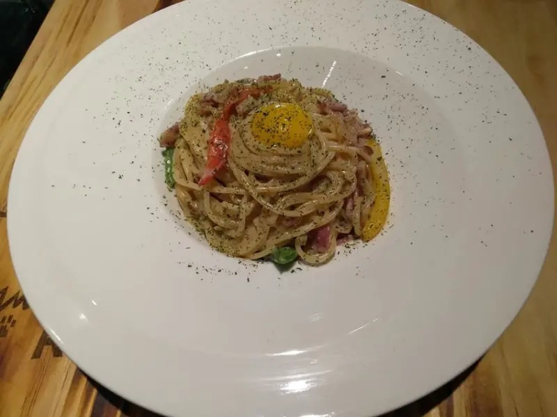 [食評]米亞歐隨義小廚~超值商業午餐!療癒貓貓陪你過慵懶午後