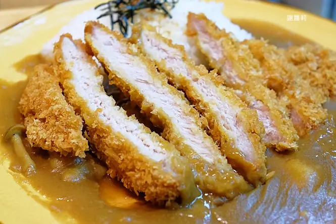 《嘉義♥食記》大盛居 日韓食堂。挑戰嘉義在地最高CP值，不用花太錢就能吃到雙主餐，還附熱湯免費無限喝到飽！