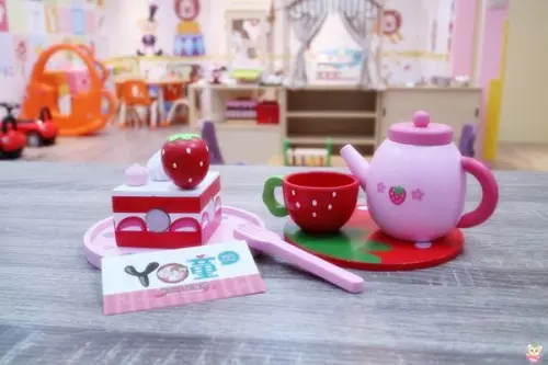 親子餐廳》 YO童親子餐廳  B1適合0~6歲的親子遊樂區/1F適合各年齡層的文青咖啡區 