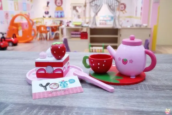 親子餐廳》 YO童親子餐廳  B1適合0~6歲的親子遊樂區/1F適合各年齡層的文青咖啡區 