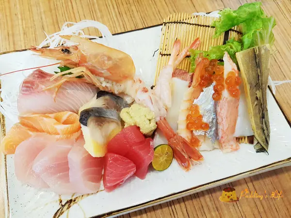 【台中餐廳】豐原火車站附近平價日式料理《柿壽司》綜合花漾生魚片好豐盛