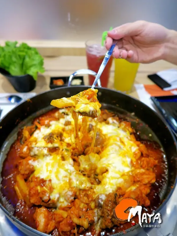 【新店｜捷運大評林站】OMAYA春川炒雞~超牽絲的春川炒雞搭牛排~超彭派可愛的棉花糖泡泡飲~♥