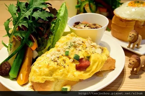 花花，甲飽沒【台北食記】Daylight光合箱子 從台南紅上來的早午餐名店！一餐吃下一座森林！