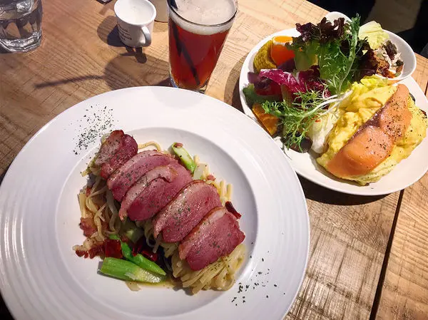 ||吃。台北|| Daylight光合箱子 大份量新鮮蔬果早午餐 義大利麵也好吃