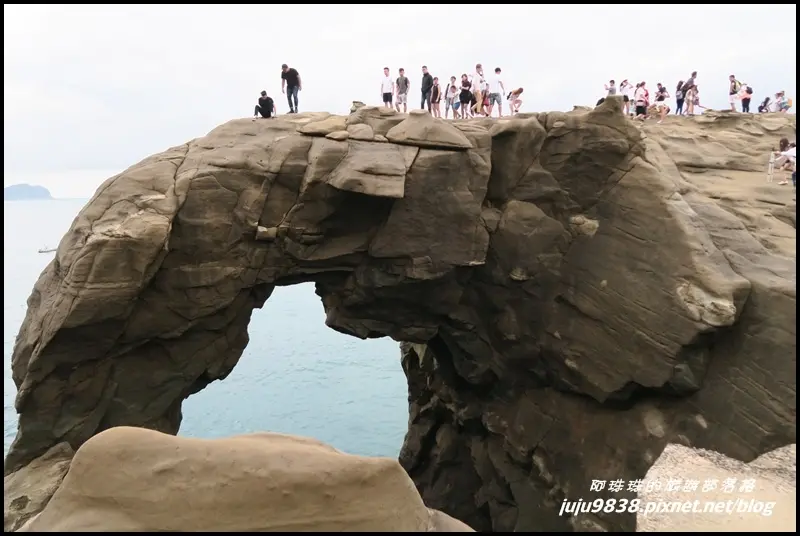 新北。番仔澳酋長岩。象鼻岩。在地美味小吃