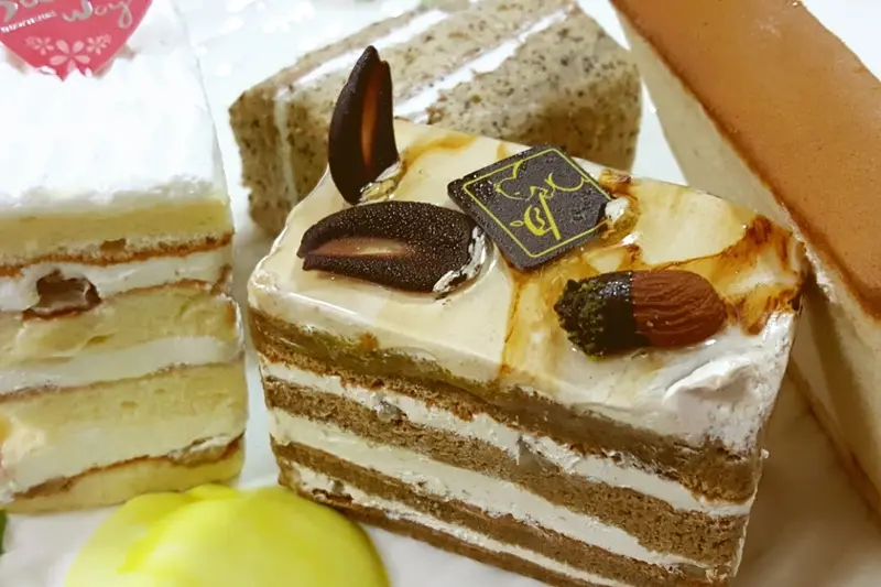 【挑嘴咪食記】幸福彌月 傳遞新生喜悅 ❤ 世唯彌月蛋糕 蜂蜜/日月潭紅茶/ 香草核桃 /摩卡核桃蛋糕