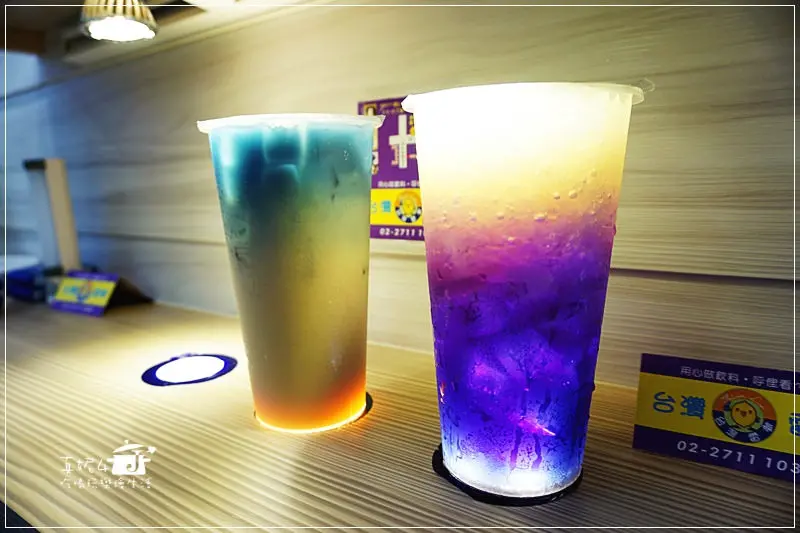 [捷運美食-忠孝復興站] 台灣雷夢-蝶豆花手搖冰飲。今夏最夢幻的話題飲料。療癒小精靈要給你好看的夢幻極光