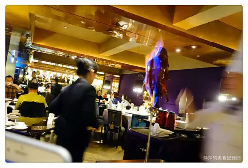 【台北美食】君品酒店 頤宮中餐廳 - 六度來訪 ❤️現場火焰橙汁烤鴨/飯店也有羊肉爐/港點也超讚 - 捷運台北車站