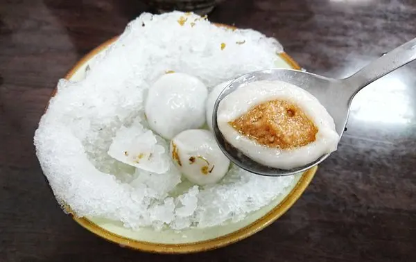 【御品元傳統手工湯圓】冰火湯圓皮Q餡料如流沙般滾下，好吃不膩口，近臨江夜市@女子的休假計劃