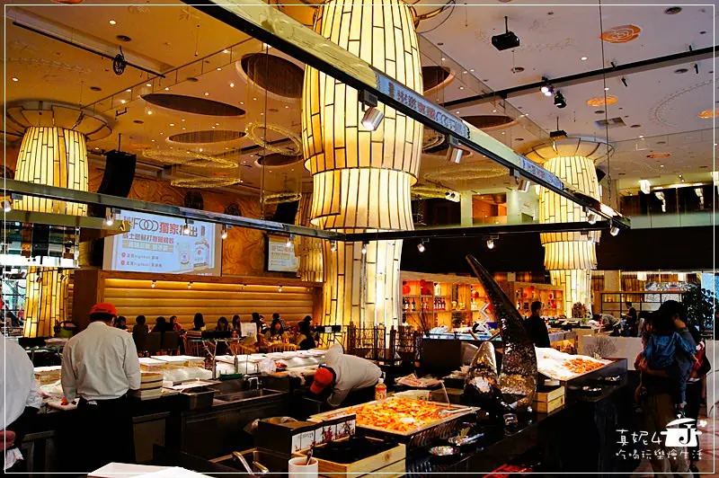 [大直美麗華美食推薦] 豐FOOD海陸百匯吃到飽，上百種台式港式南洋料理，生啤/紅白酒/手工甜點/哈根達斯，胃實力大作戰!