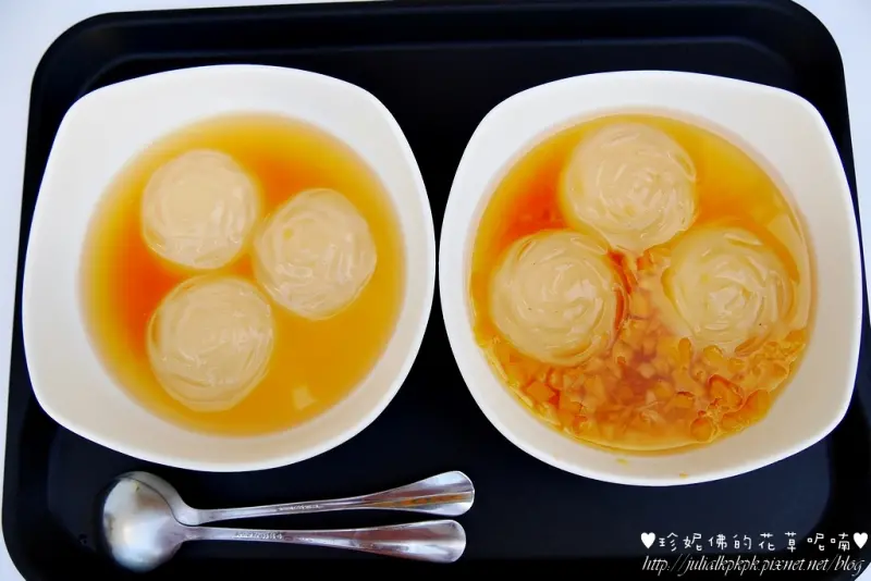 【高雄-楠梓區】文青風的甜品小舖「小本愛玉」有著玫瑰花造型的清涼手洗玫瑰愛玉