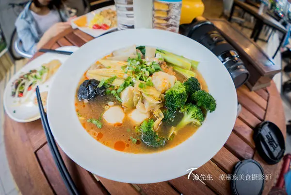 忠孝復興四川滷味【渥寶吉正宗四川滷味冒菜】什麼是冒菜?原來吃最辣的不是在四川?