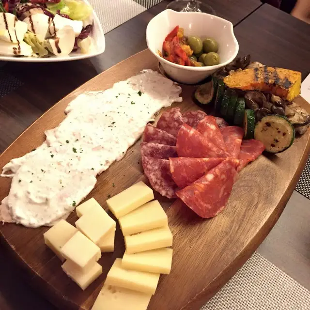 TAIPEI台北忠孝敦化 -- ♥A姐慶生♥ ＆ ☃MERRY CHRISTMAS☃聖誕節交換禮物 BOTEGA DEL VIN