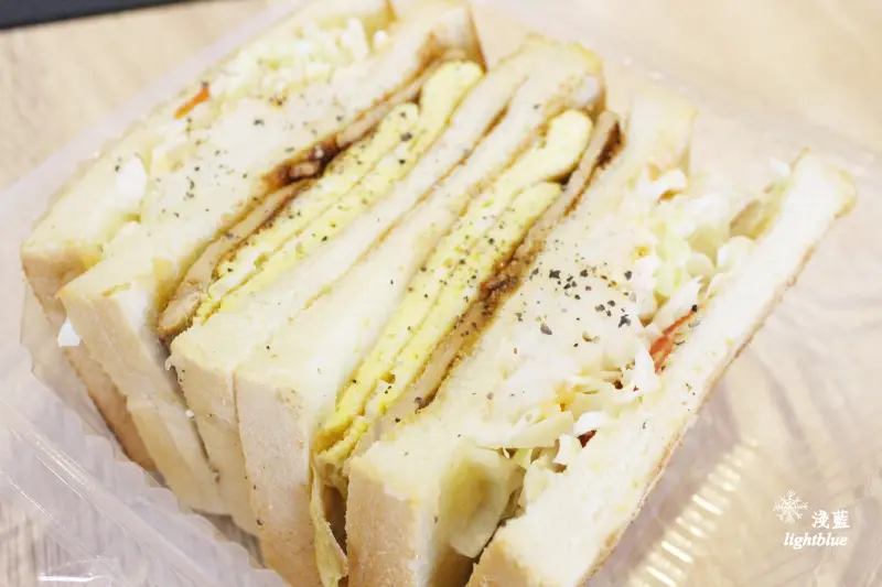 台中逢甲夜市美食：多士號～逢甲夜市排隊人氣早餐