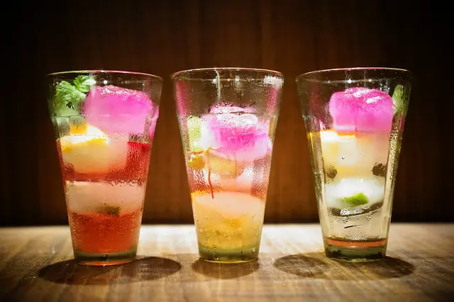 台中美食~水光鹽 Cafe Mamas food Champange 阿嬤的手路菜佐威士忌 來自日本香甜順口很適合女生喝的威士忌 姊妹們一定會喜歡