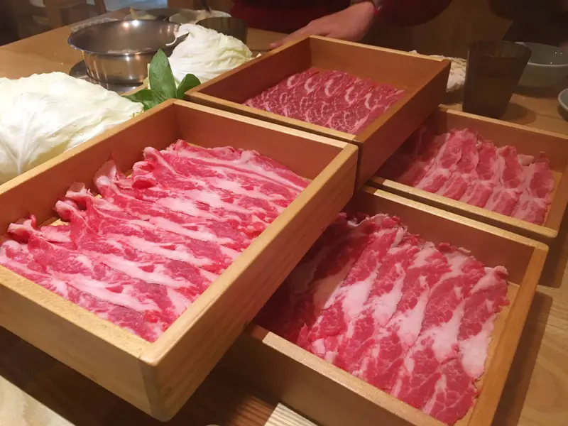 [台北美食] 鍋無敵 冷藏肉專門NabeMuteki。只給你新鮮絕不給你冷凍肉 // 微風廣場.忠孝復興站