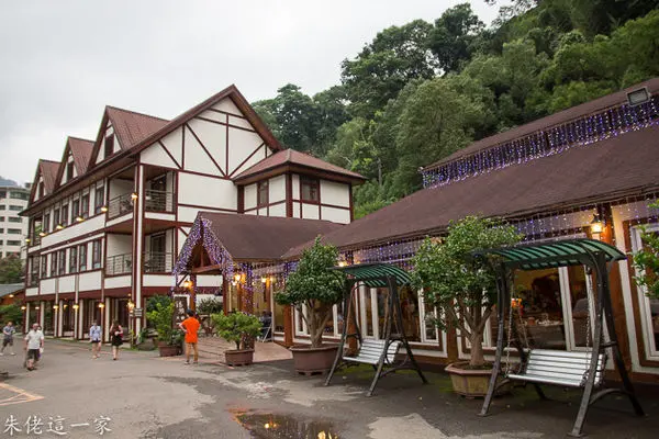 【苗栗住宿】泰安湯唯溫泉。住在群山環繞的小木屋,享受泡冷溫泉的樂趣