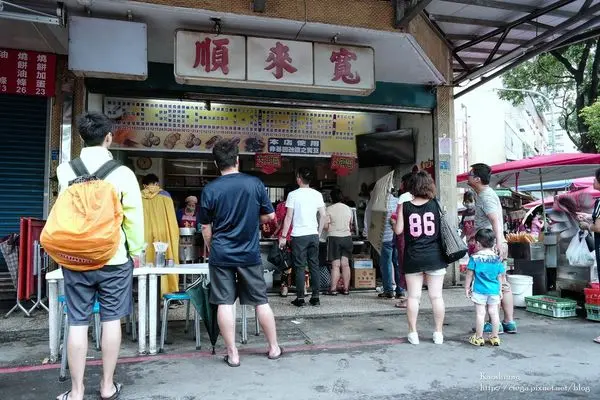 【高雄左營區│早餐】寬來順│眷村傳統平價早餐，蛋餅、燒餅夾酸菜才好吃│果貿社區裡的老味道