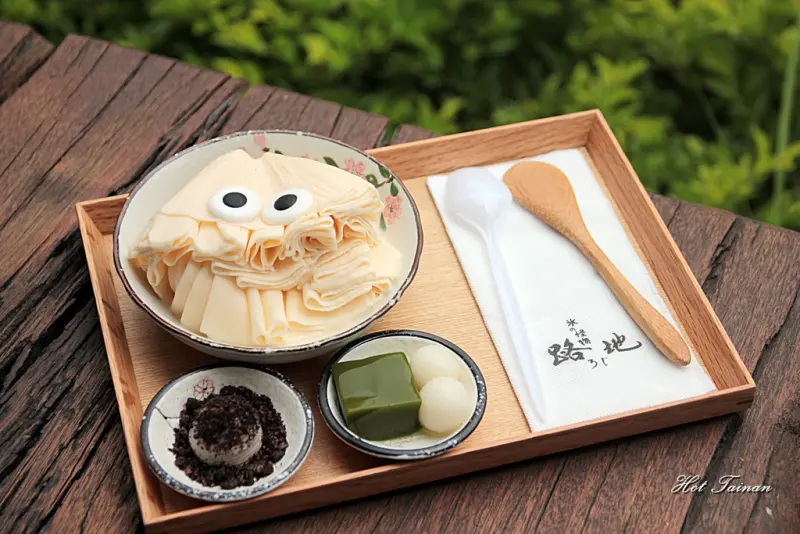 【台中西屯區】路地 氷の怪物：特色怪物冰入侵！還有外酥內軟又吸睛的怪物鬆餅，點雙人套餐最划算~
